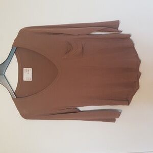 Jackson Rowe brown v neck one pocket three quarter sleeve tee shirt